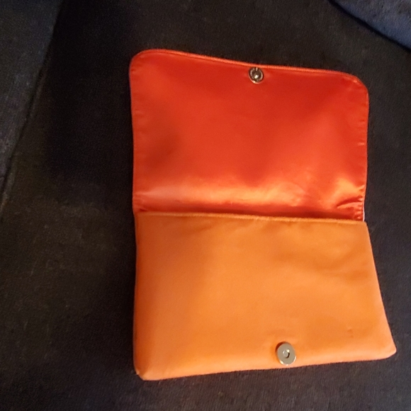 Handbag - Picture 3 of 6